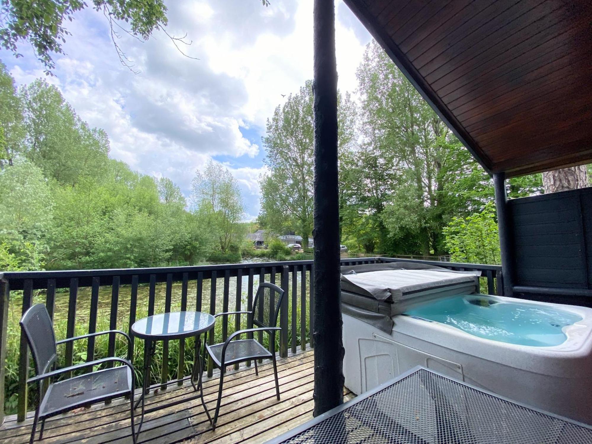 Otter 4 Hot Tub - Huntersmoon-Warminster-Bath-Salisbury Villa Exteriör bild