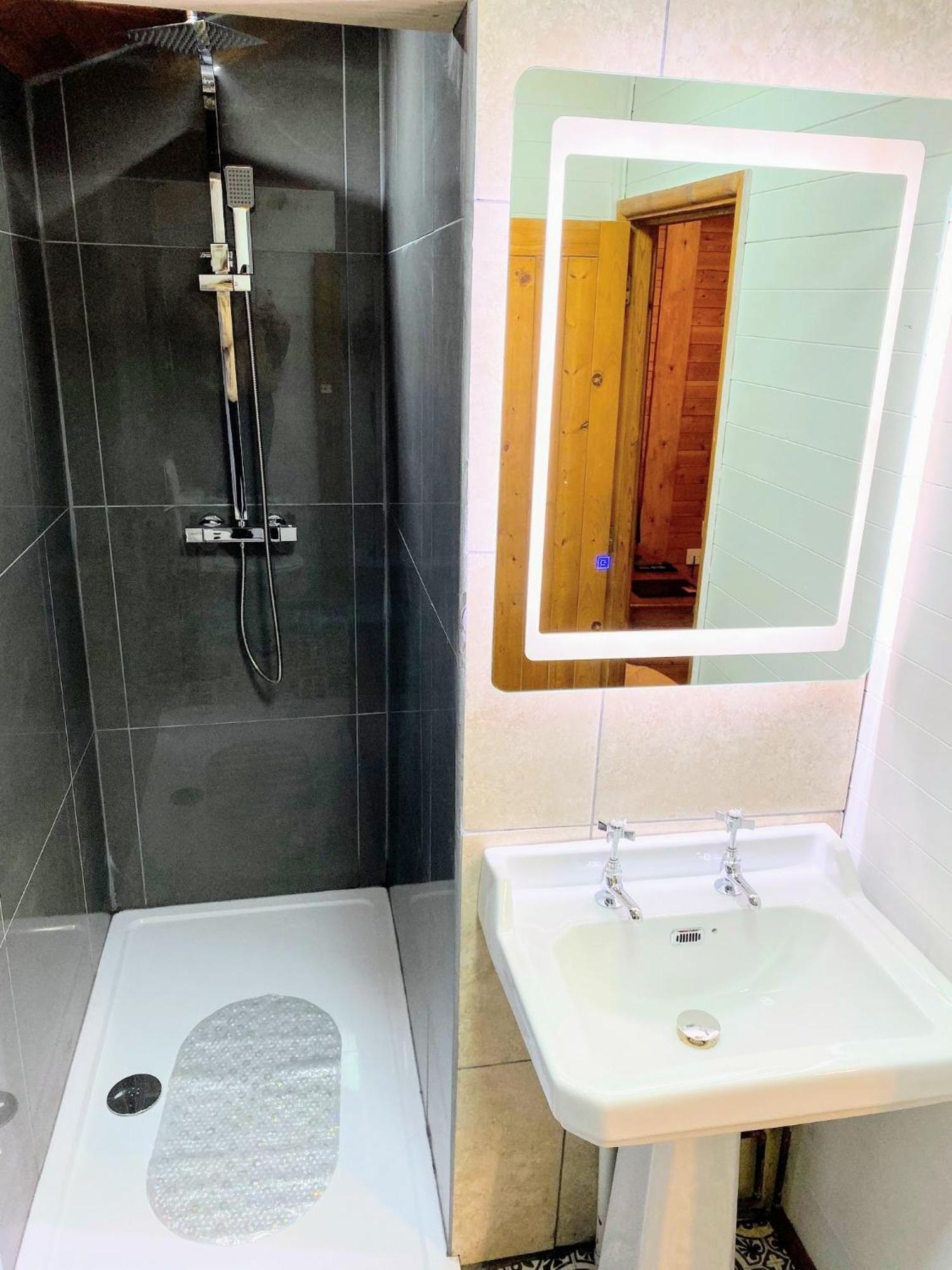 Otter 4 Hot Tub - Huntersmoon-Warminster-Bath-Salisbury Villa Exteriör bild