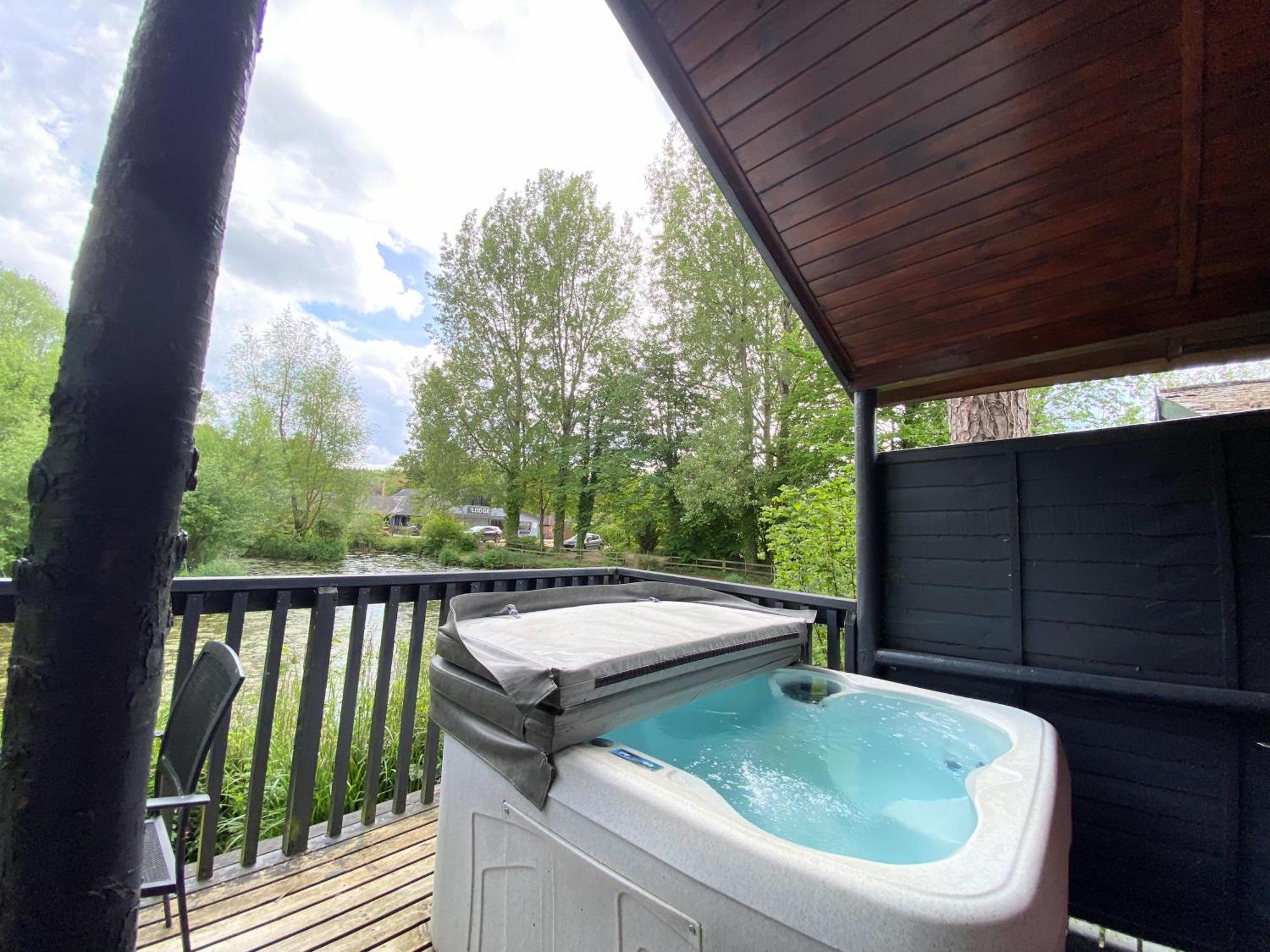 Otter 4 Hot Tub - Huntersmoon-Warminster-Bath-Salisbury Villa Exteriör bild